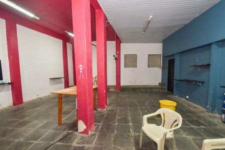 Casa para alugar com 400m², 4 quartos e 4 vagas Casa para alugar com 400m², 4 quartos e 4 vagasPiso inferior - salão