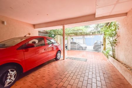 Casa para alugar com 400m², 4 quartos e 4 vagas Casa para alugar com 400m², 4 quartos e 4 vagasGaragem