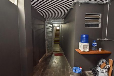 Casa para alugar com 400m², 4 quartos e 4 vagas Casa para alugar com 400m², 4 quartos e 4 vagasPiso inferior - corredor