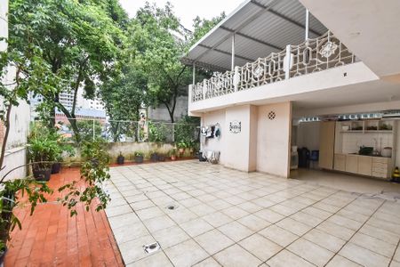 Casa para alugar com 400m², 4 quartos e 4 vagas Casa para alugar com 400m², 4 quartos e 4 vagasQuintal