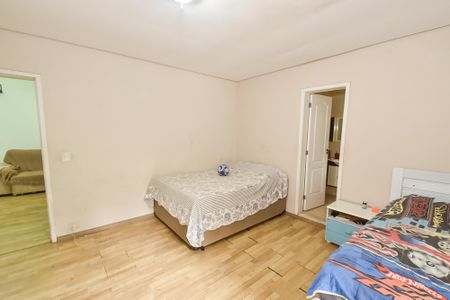 Casa para alugar com 400m², 4 quartos e 4 vagas Casa para alugar com 400m², 4 quartos e 4 vagasSuíte 3