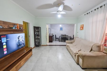 Casa para alugar com 400m², 4 quartos e 4 vagas Casa para alugar com 400m², 4 quartos e 4 vagasSala