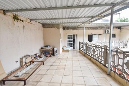 Casa para alugar com 400m², 4 quartos e 4 vagas Casa para alugar com 400m², 4 quartos e 4 vagasVaranda da suíte 2