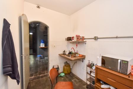 Casa para alugar com 400m², 4 quartos e 4 vagas Casa para alugar com 400m², 4 quartos e 4 vagasPiso inferior - cozinha