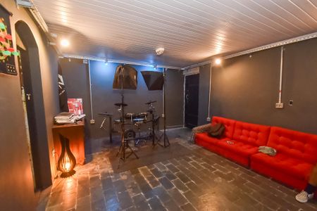 Casa para alugar com 400m², 4 quartos e 4 vagas Casa para alugar com 400m², 4 quartos e 4 vagasPiso inferior - sala