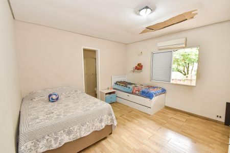 Casa para alugar com 400m², 4 quartos e 4 vagas Casa para alugar com 400m², 4 quartos e 4 vagasSuíte 3