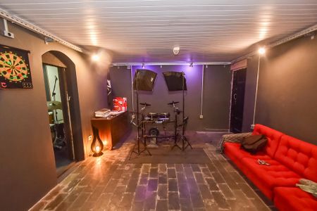 Casa para alugar com 400m², 4 quartos e 4 vagas Casa para alugar com 400m², 4 quartos e 4 vagasPiso inferior - sala