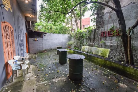 Casa para alugar com 400m², 4 quartos e 4 vagas Casa para alugar com 400m², 4 quartos e 4 vagasPiso inferior - quintal