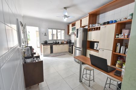 Casa para alugar com 400m², 4 quartos e 4 vagas Casa para alugar com 400m², 4 quartos e 4 vagasCozinha