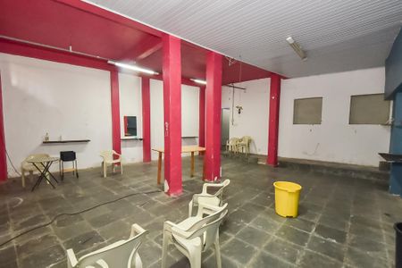 Casa para alugar com 400m², 4 quartos e 4 vagas Casa para alugar com 400m², 4 quartos e 4 vagasPiso inferior - salão