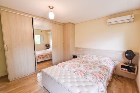 Casa para alugar com 400m², 4 quartos e 4 vagas Casa para alugar com 400m², 4 quartos e 4 vagasSuíte 4