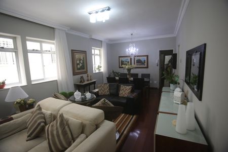 Apartamento à venda com 120m², 3 quartos e 1 vagaSala