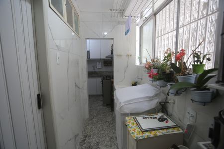 Apartamento à venda com 120m², 3 quartos e 1 vagaArea de serviço