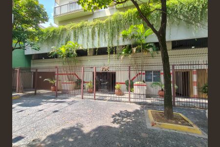 Apartamento à venda com 90m², 2 quartos e 1 vagaFachada e portaria
