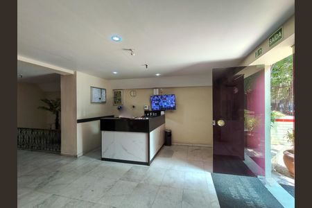 Apartamento à venda com 90m², 2 quartos e 1 vagaFachada e portaria