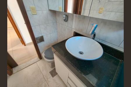 Apartamento à venda com 90m², 2 quartos e 1 vagaBanheiro Corredor