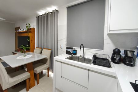 Apartamento à venda com 44m², 2 quartos e 1 vaga Apartamento à venda com 44m², 2 quartos e 1 vagaCozinha e Área de Serviço