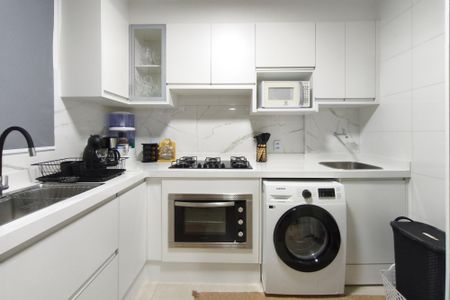 Apartamento à venda com 44m², 2 quartos e 1 vaga Apartamento à venda com 44m², 2 quartos e 1 vagaCozinha e Área de Serviço