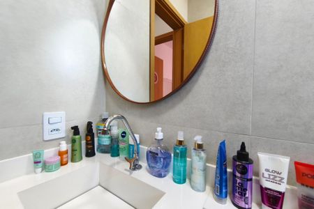 Apartamento à venda com 44m², 2 quartos e 1 vaga Apartamento à venda com 44m², 2 quartos e 1 vagaBanheiro