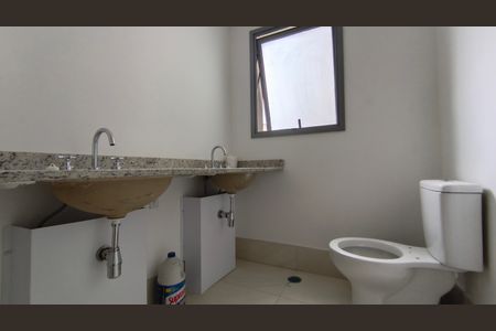 Apartamento para alugar com 131m², 3 quartos e 2 vagas Apartamento para alugar com 131m², 3 quartos e 2 vagasBanheiro da Suíte 3