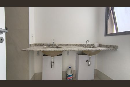 Apartamento para alugar com 131m², 3 quartos e 2 vagas Apartamento para alugar com 131m², 3 quartos e 2 vagasBanheiro da Suíte 3