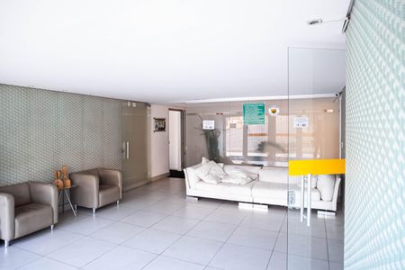 Apartamento à venda com 80m², 3 quartos e 2 vagasHall social