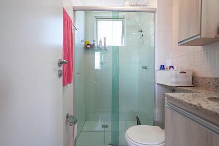 Apartamento à venda com 80m², 3 quartos e 2 vagasBanheiro da suíte 