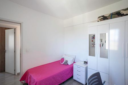 Apartamento à venda com 80m², 3 quartos e 2 vagasQuarto 2