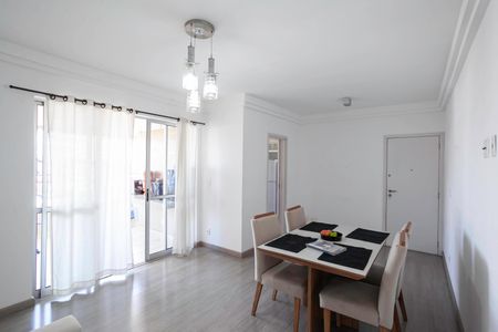 Sala  de apartamento à venda com 3 quartos, 80m² em Vila Cloris, Belo Horizonte