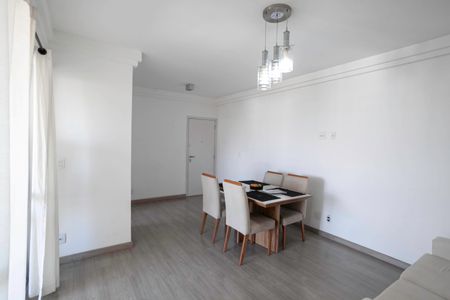 Sala  de apartamento à venda com 3 quartos, 80m² em Vila Cloris, Belo Horizonte