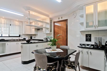 Apartamento para alugar com 129m², 3 quartos e 2 vagasCozinha