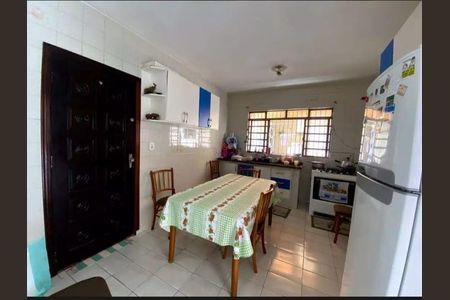 Casa à venda com 2 quartos, 158m² em Jardim Pacaembu, Jundiaí