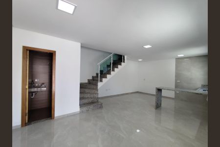 Casa à venda com 2 quartos, 97m² em Parque Oratório, Santo André