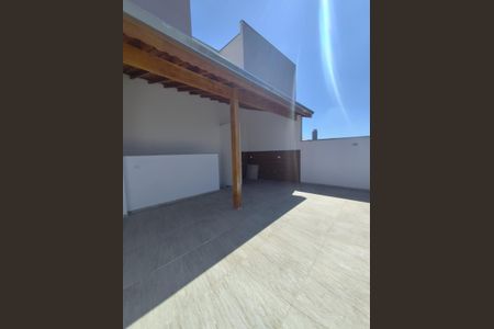 Casa à venda com 97m², 2 quartos e 2 vagas