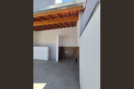 Casa à venda com 97m², 2 quartos e 2 vagas