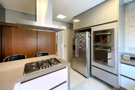 Apartamento à venda com 281m², 4 quartos e 4 vagasCozinha