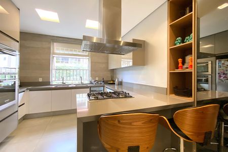 Apartamento à venda com 281m², 4 quartos e 4 vagasCozinha