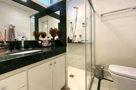 Apartamento à venda com 281m², 4 quartos e 4 vagasBanheiro