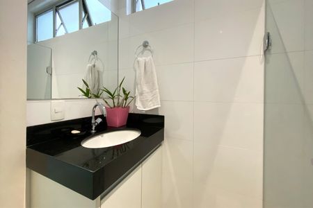 Apartamento à venda com 281m², 4 quartos e 4 vagasBanheiro de serviço