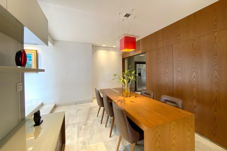 Apartamento à venda com 281m², 4 quartos e 4 vagasCopa