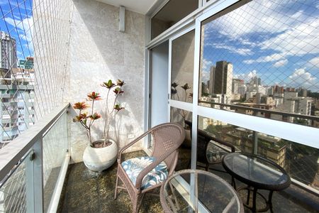 Apartamento à venda com 281m², 4 quartos e 4 vagasVaranda da Sala