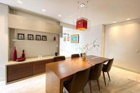 Apartamento à venda com 281m², 4 quartos e 4 vagasCopa