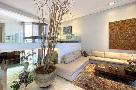 Apartamento à venda com 281m², 4 quartos e 4 vagasSala