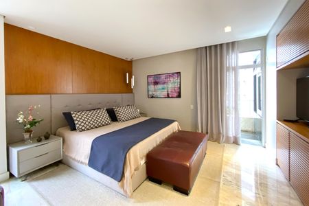 Apartamento à venda com 281m², 4 quartos e 4 vagasSuite 1