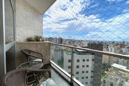 Apartamento à venda com 281m², 4 quartos e 4 vagasVaranda da Sala