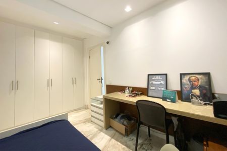 Apartamento à venda com 281m², 4 quartos e 4 vagasQuarto 4