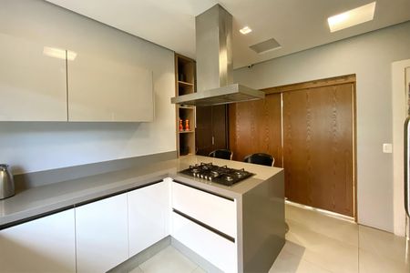 Apartamento à venda com 281m², 4 quartos e 4 vagasCozinha