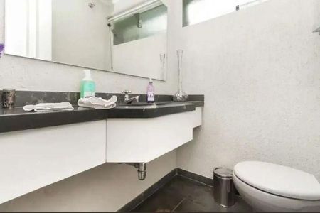 Casa à venda com 4 quartos, 300m² em Jardim Paulistano, São Paulo