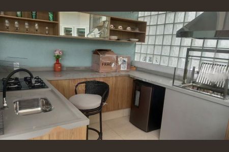 Casa à venda com 4 quartos, 300m² em Interlagos, São Paulo