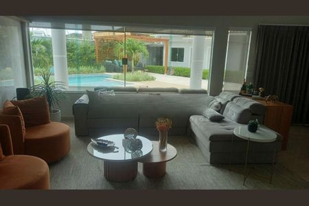 Casa à venda com 4 quartos, 300m² em Interlagos, São Paulo